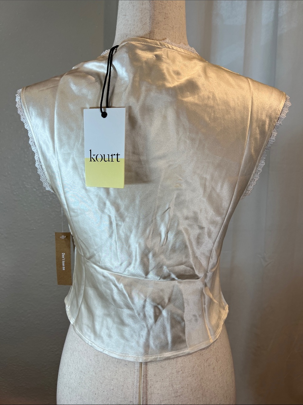 Kourt Arida 100% Silk Ivory Lace-Trim Camisole Top - Picture 4 of 11